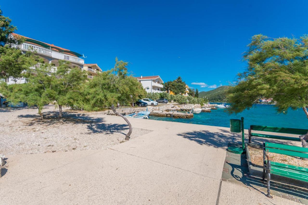 Apartmani Bonaca - 10M To The Sea Grebaštica Esterno foto
