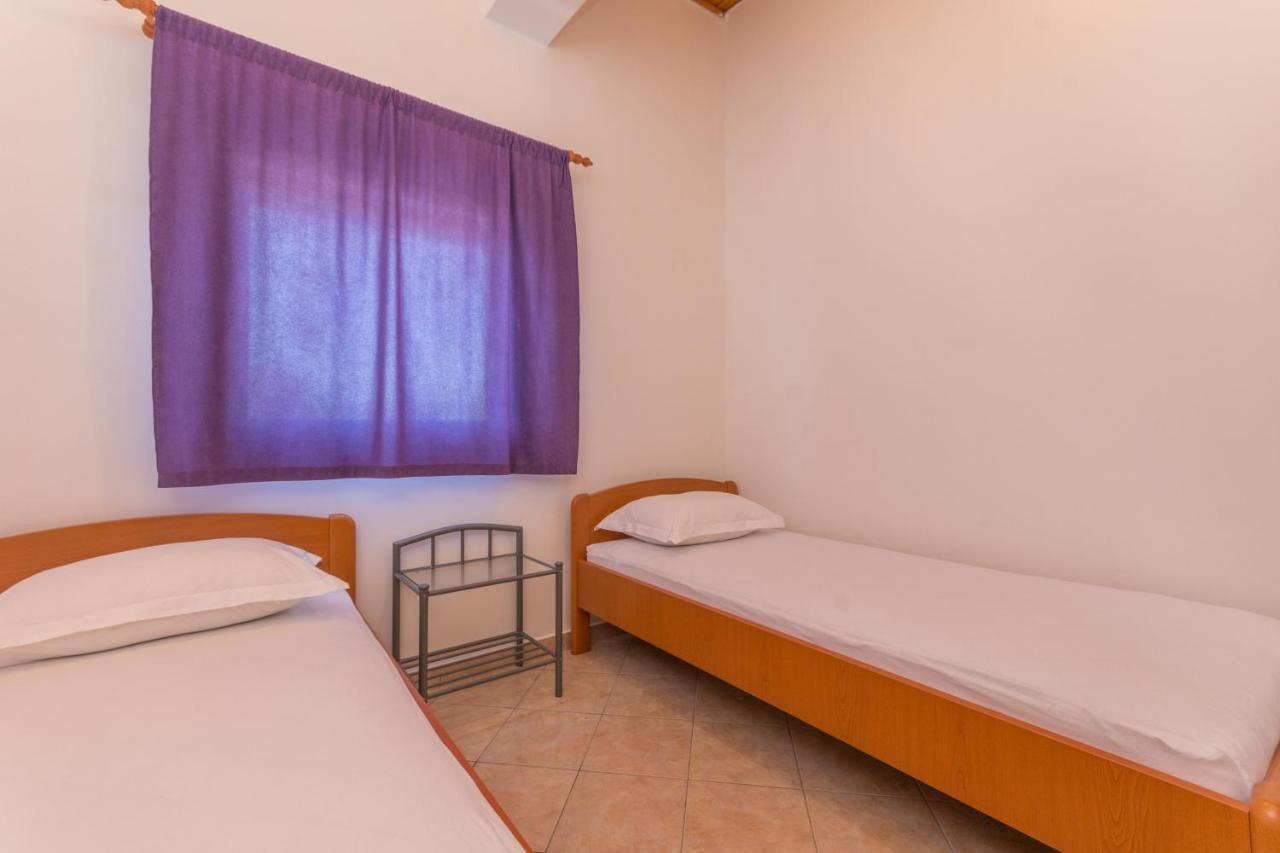 Apartmani Bonaca - 10M To The Sea Grebaštica Esterno foto