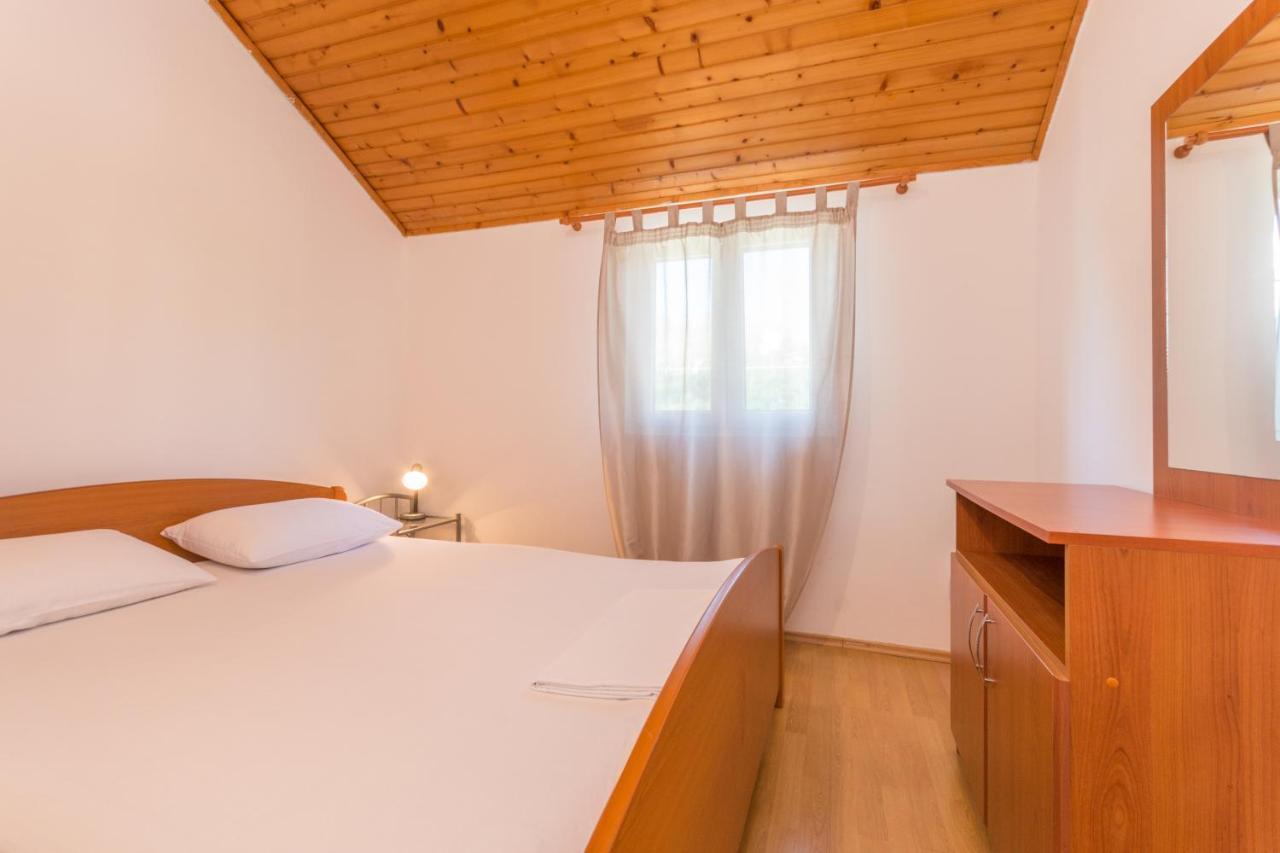 Apartmani Bonaca - 10M To The Sea Grebaštica Esterno foto