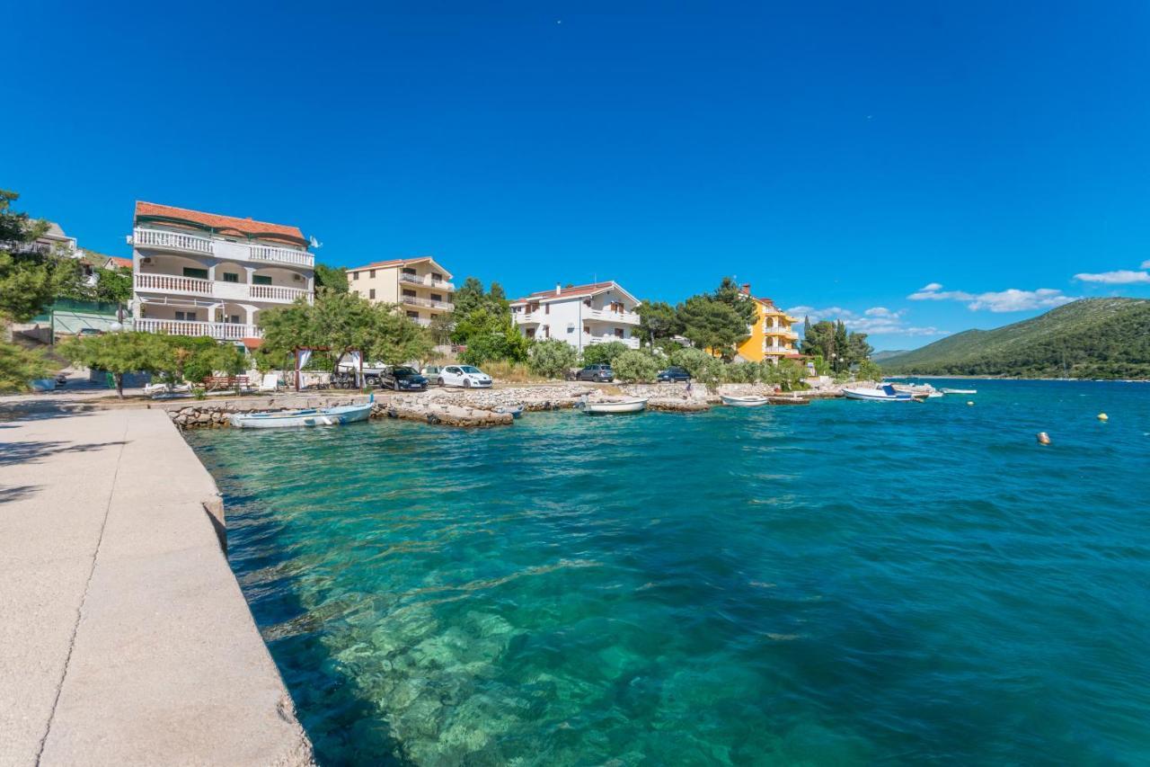 Apartmani Bonaca - 10M To The Sea Grebaštica Esterno foto