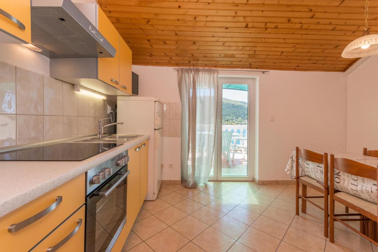 Apartmani Bonaca - 10M To The Sea Grebaštica Esterno foto