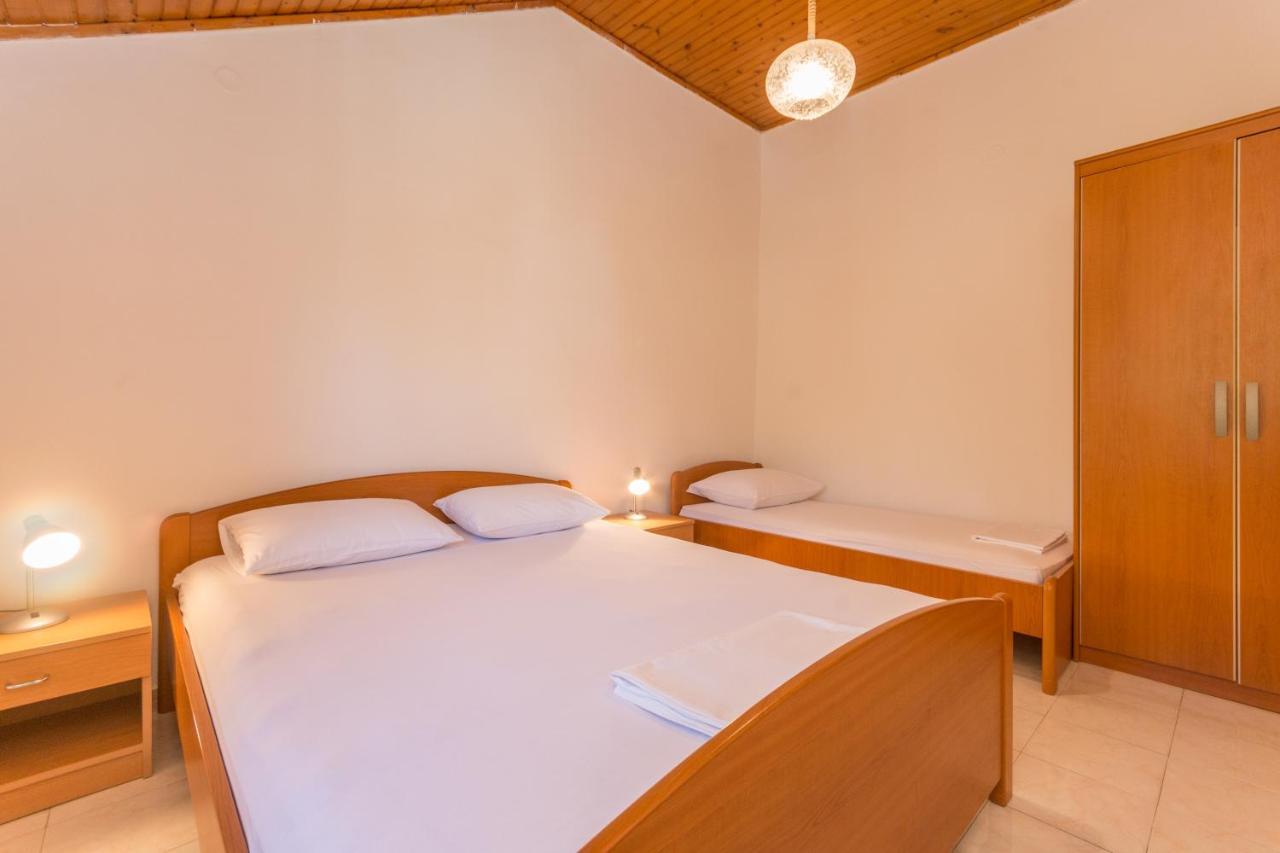 Apartmani Bonaca - 10M To The Sea Grebaštica Esterno foto