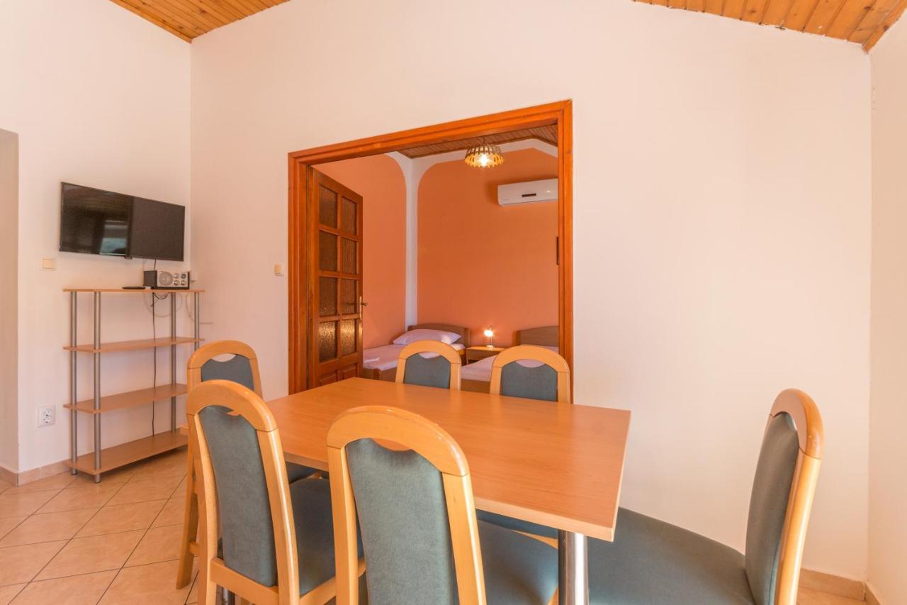 Apartmani Bonaca - 10M To The Sea Grebaštica Esterno foto